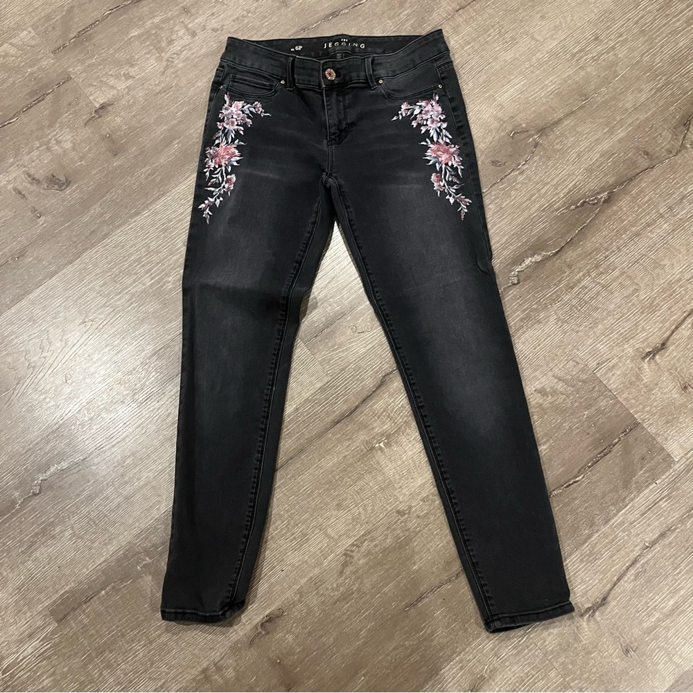 White House Black Market Jegging Jean Women 6 Floral stretch